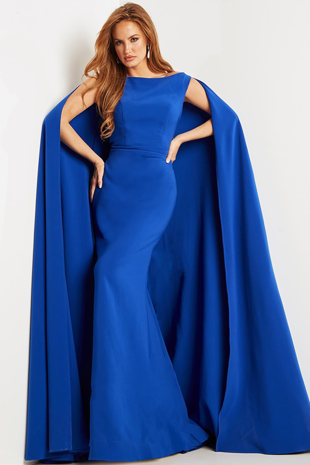 Royal dress with long cape 09755