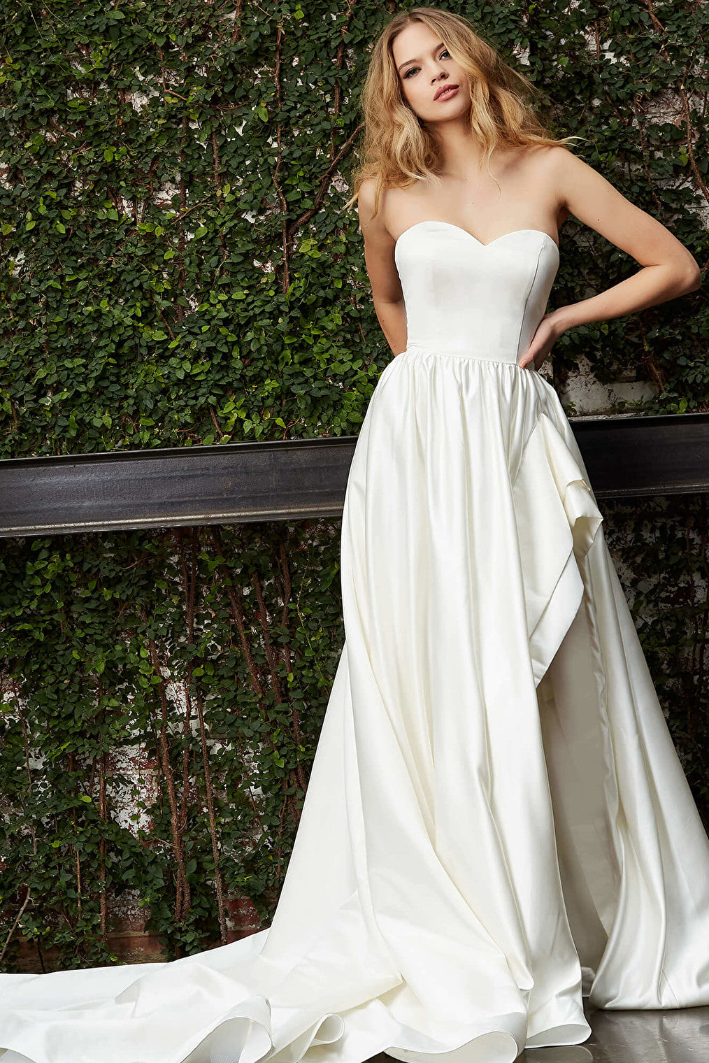 Off white strapless sweetheart neck Jovani bridal dress JB07023